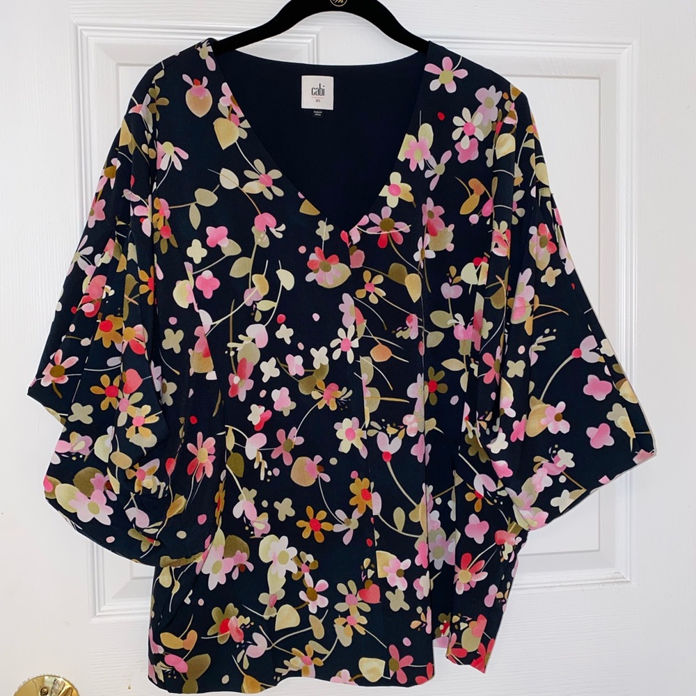 CAbi Floral blouse with sleeves. XS new never worn